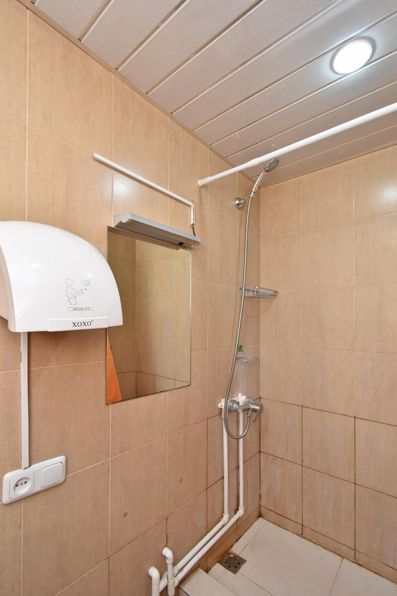 Aaa Hotel Ереван Екстериор снимка