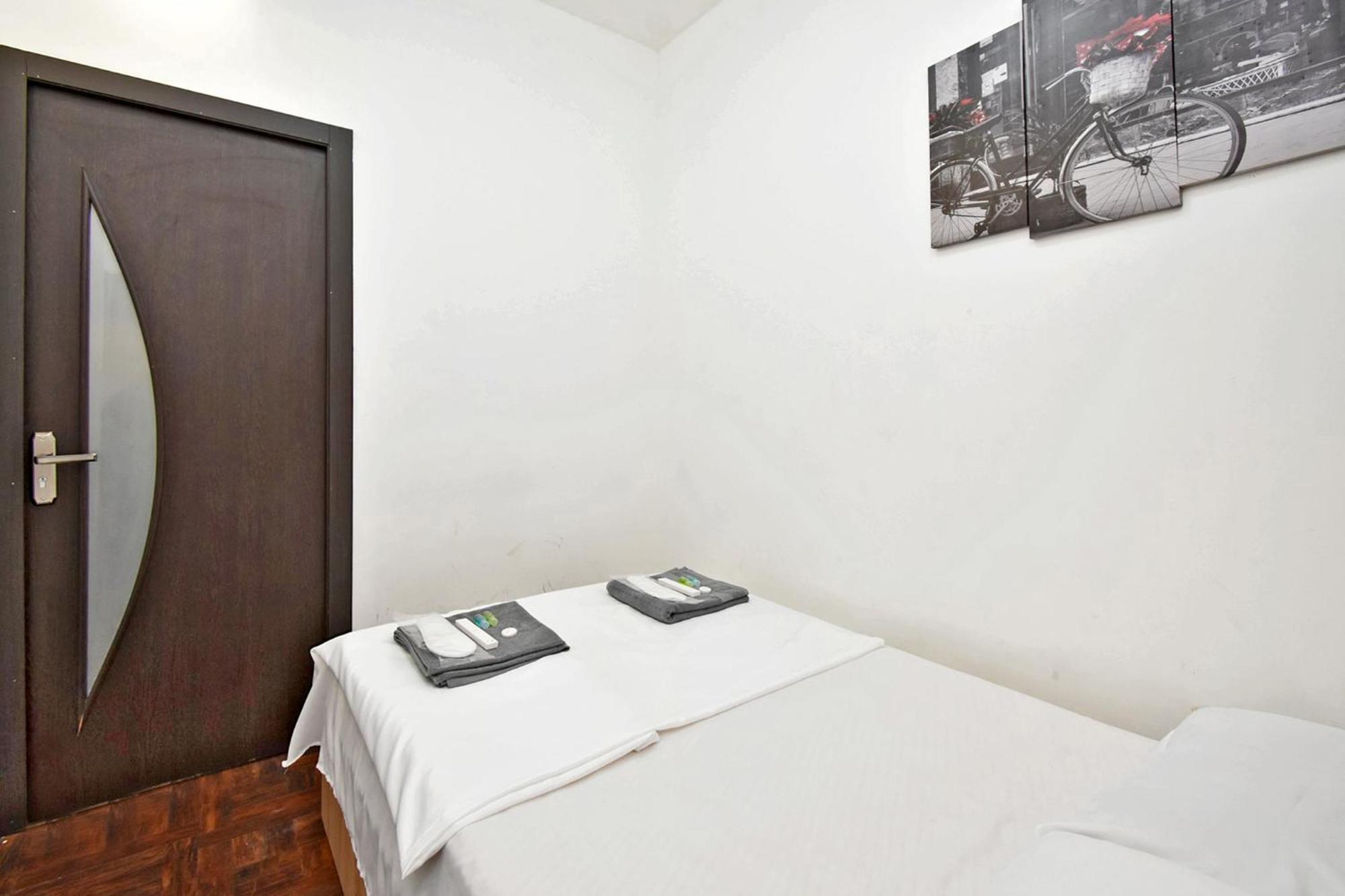 Aaa Hotel Ереван Екстериор снимка