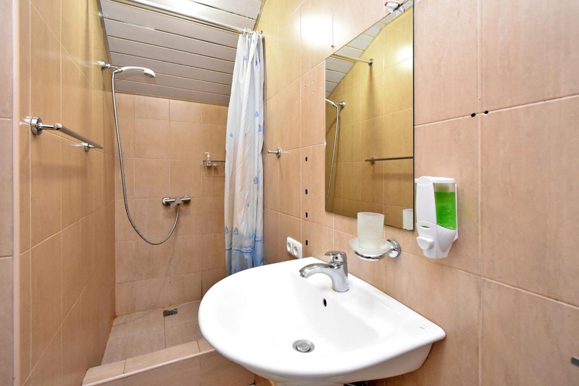 Aaa Hotel Ереван Екстериор снимка