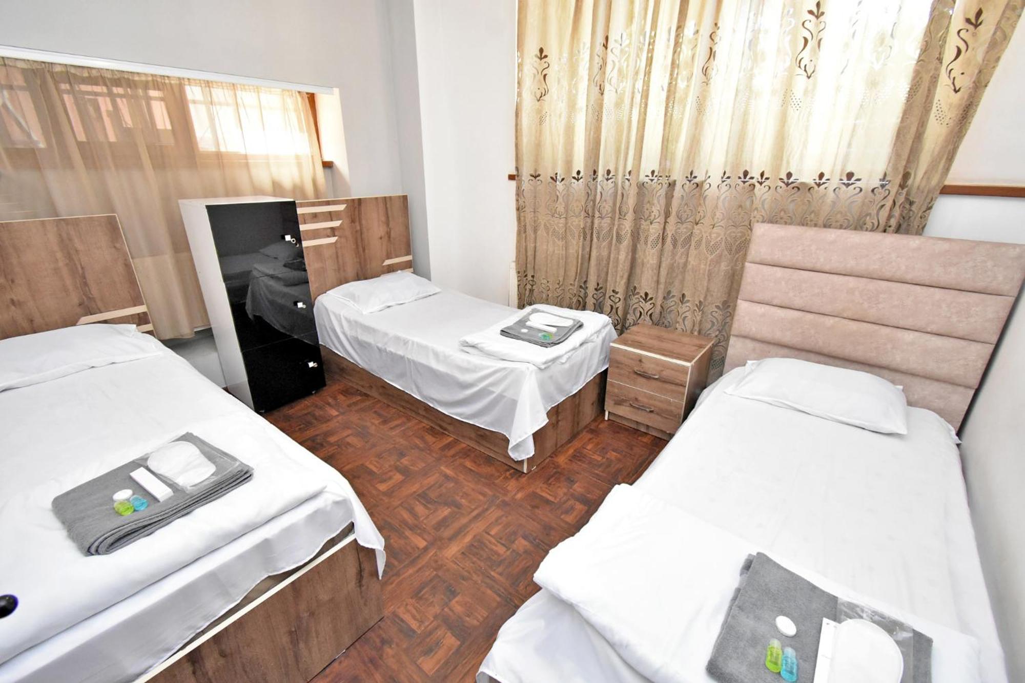 Aaa Hotel Ереван Екстериор снимка
