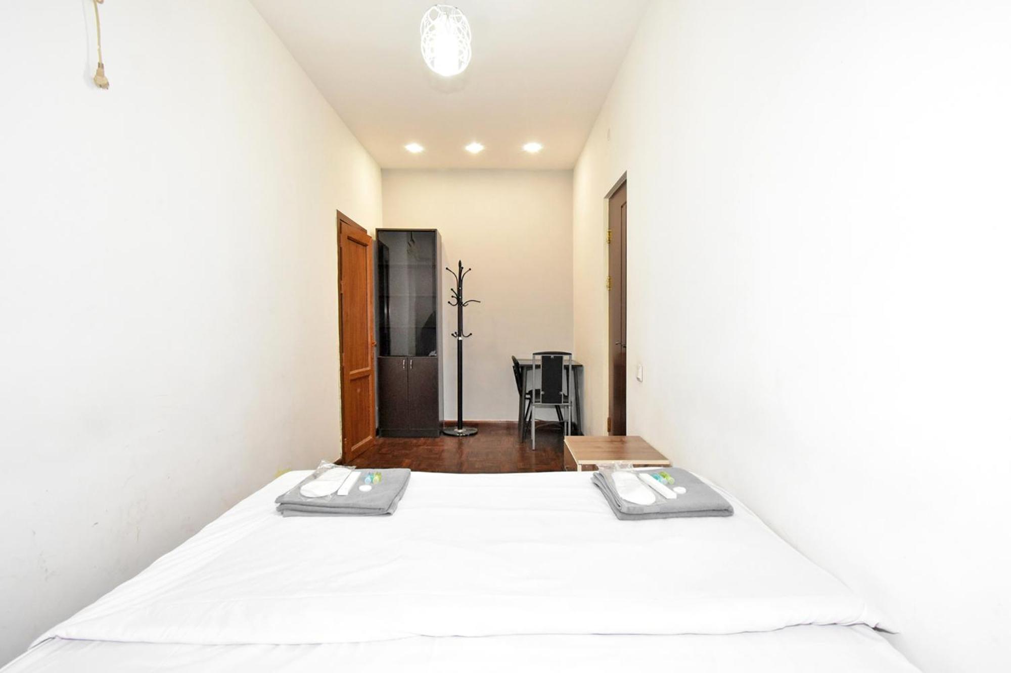 Aaa Hotel Ереван Екстериор снимка