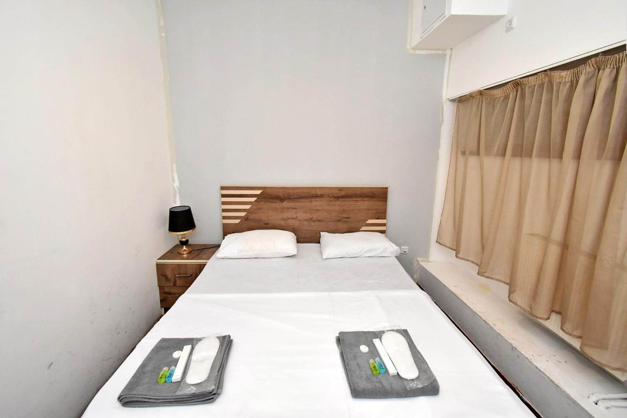 Aaa Hotel Ереван Екстериор снимка